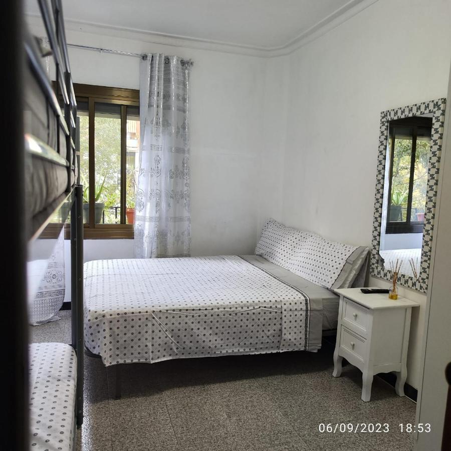 Ferienwohnung Apto Barcelona C R Santa Coloma de Gramanet Exterior foto